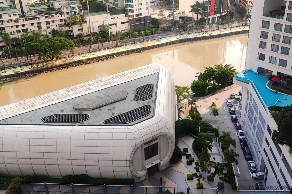 Aveline Suites Elite Rockwell View Acqua Private Residences Near Rockwell Makati Manila Exterior foto
